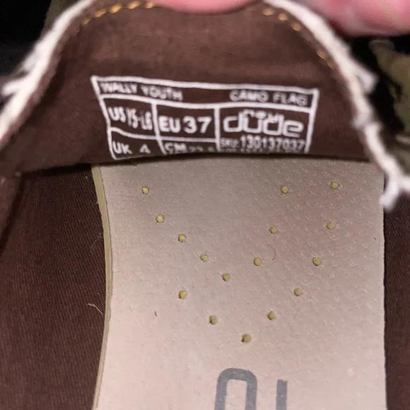 Hey Dude size 5y 6w Tan Camo Slip-Ons - Picture 4 of 4